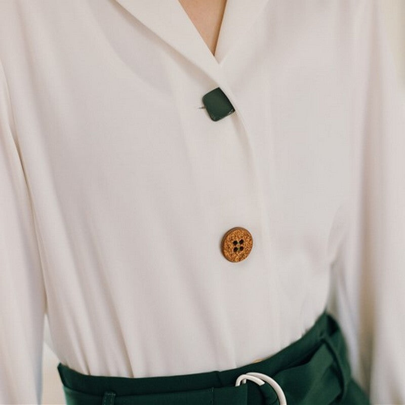 カラフルボタンシャツ + 緑スカート Vネック セットアップ